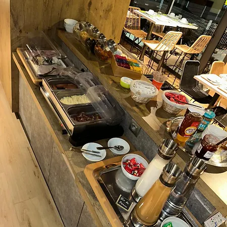 Отель Sure By Western Nimes Est Маргерит