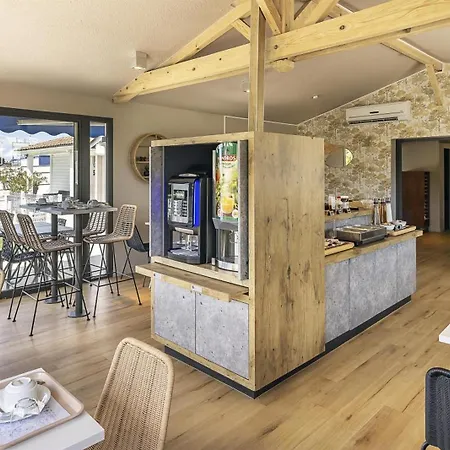 Отель Sure By Western Nimes Est