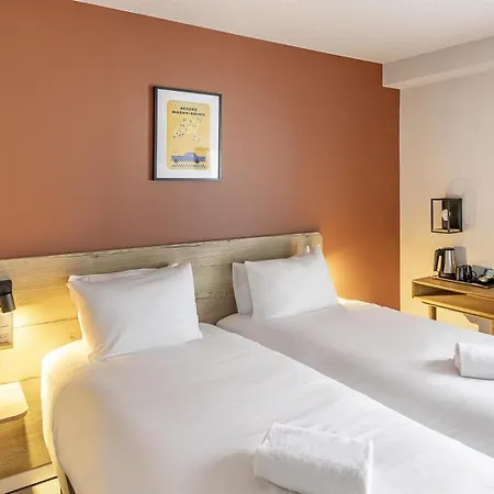 Sure By Western Nimes Est Hotell