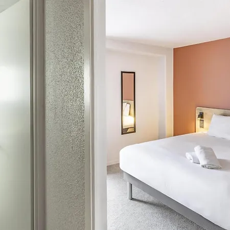 Sure By Western Nimes Est Отель 3*