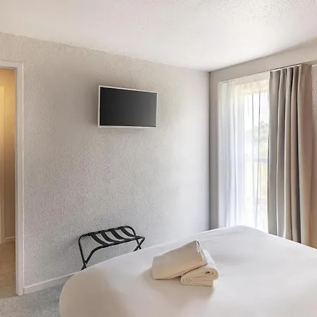 Sure By Western Nimes Est Отель Маргерит