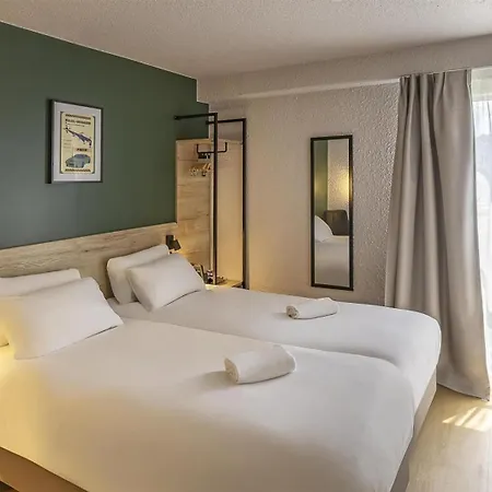 Sure By Western Nimes Est 3*