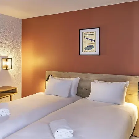 Sure By Western Nimes Est 3* Маргерит