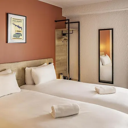 Sure By Western Nimes Est 3*