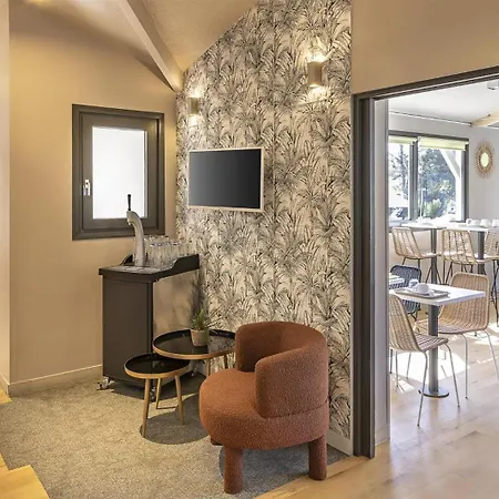 Sure By Western Nimes Est Маргерит