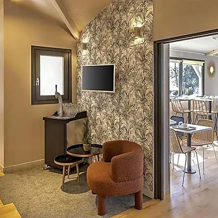 Sure By Western Nimes Est Hotell 3*