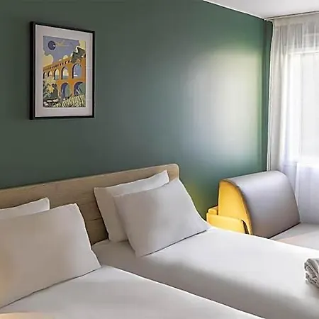 Sure By Western Nimes Est Hotell
